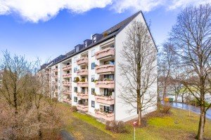 Hauptbild ++ NEU am Markt: Zum Selbstbezug oder Kapitalanlage - gro�z�gige 3 ZKB-Wohnung mit Loggia und TG ++