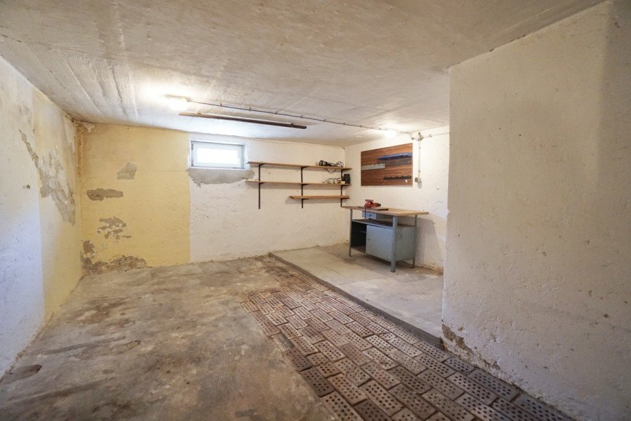 Keller Doppelhaush�lfte Augsburg / Haunstetten