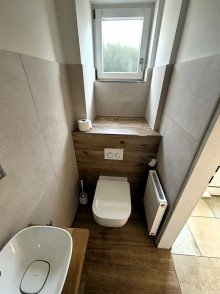 G�ste WC VERKAUFT: Familienfreundliche Doppelhaush�lfte mit Garage in ruhiger Lage von Neus��-Ottmarshausen