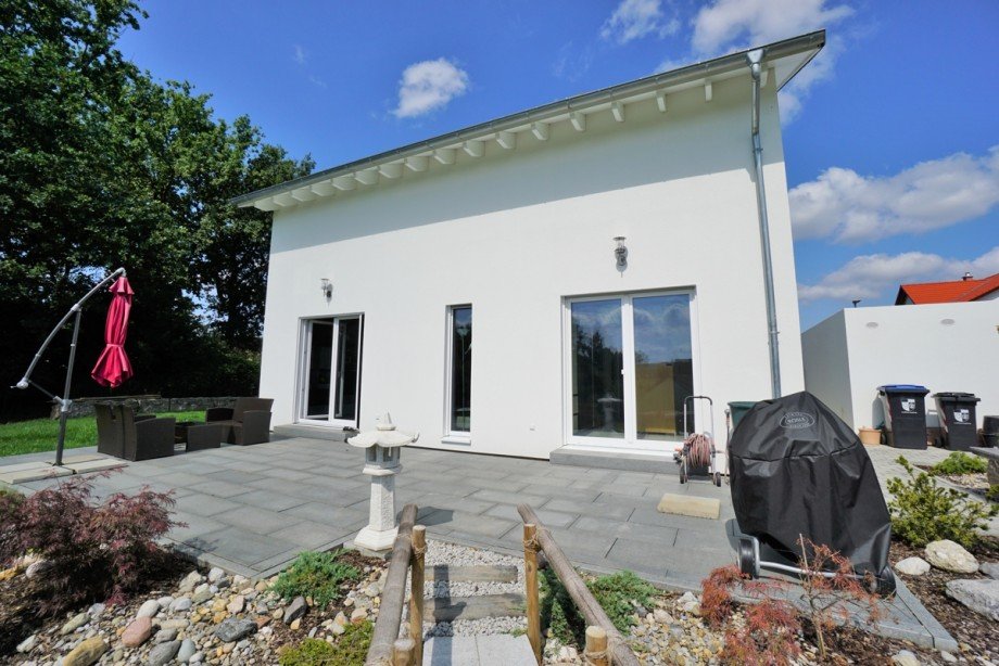 Terrasse u. S�dseite Einfamilienhaus Heretsried / Lauterbrunn