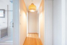 Flur VERKAUFTt: Familiengerechte 4 ZKB-Wohnung im 1. OG mit EBK, Balkon und TG-Stellplatz zum Kauf