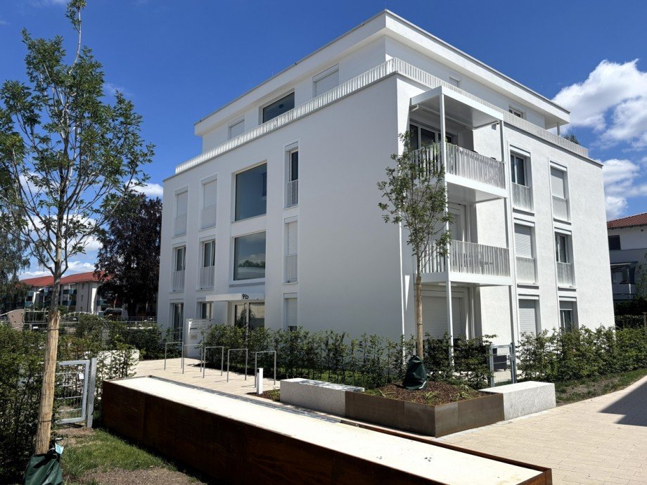 Hausansicht vom Innenhof Penthousewohnung Aichach