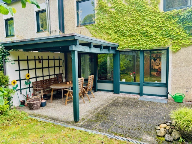 Terrasse mit �berdachtem Freisitz Reiheneckhaus Stadtbergen / Leitershofen