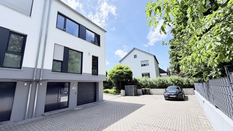  Neus�� / Westheim Reiheneckhaus NEU am Markt: N�he Uniklinikum - REH mit Einbauk�che in toller Lage in Neus��-Westheim ab sofort