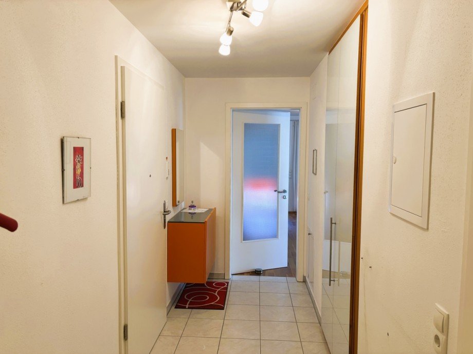 ger�umiger Flur Wohnung Augsburg / Pfersee