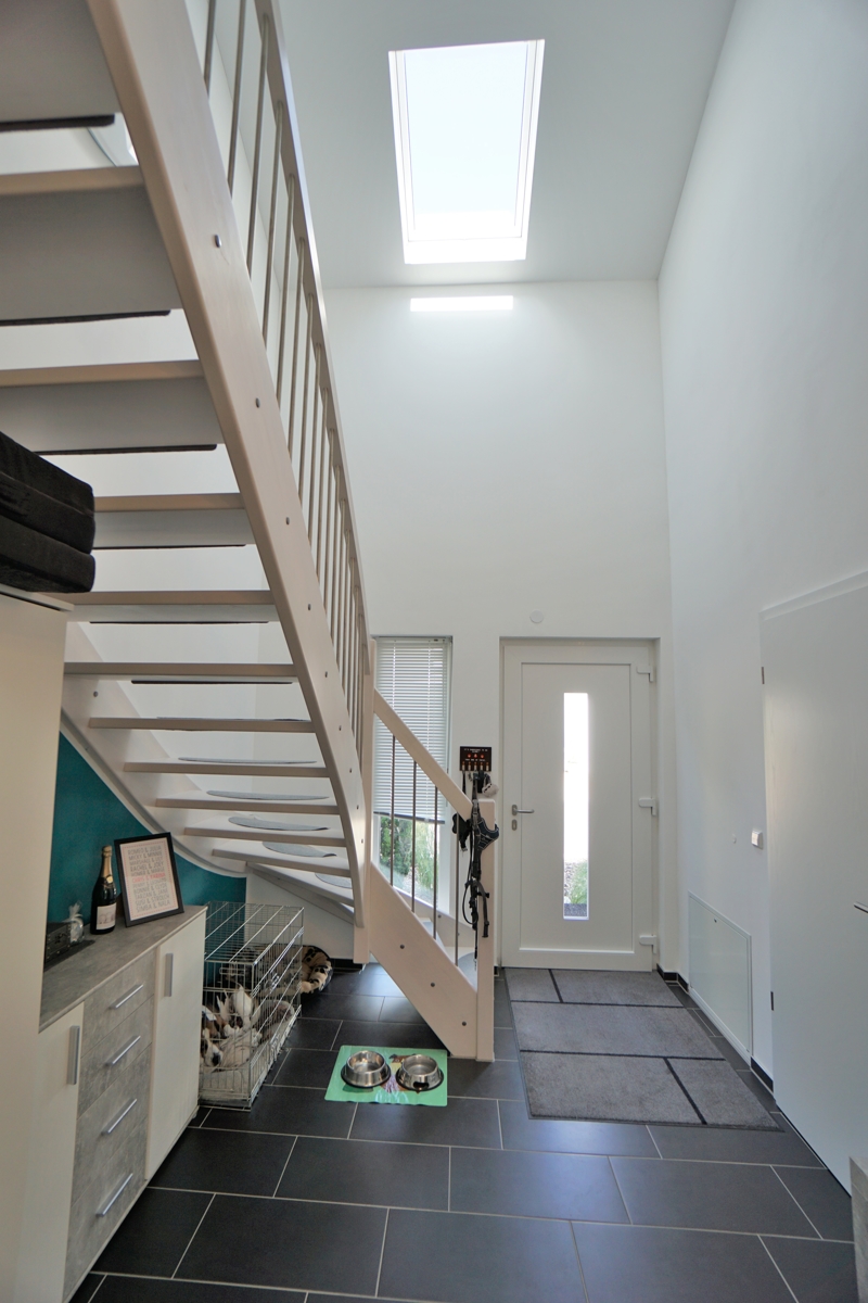Diele mit Dachfl�chenfenster Einfamilienhaus Heretsried / Lauterbrunn