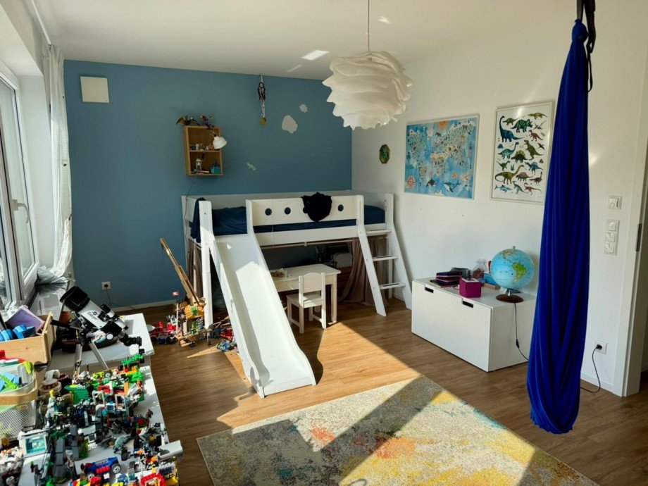 Kind OG Reiheneckhaus Neus�� / Westheim