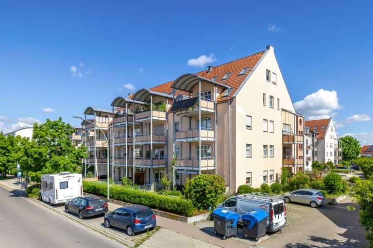  Kissing Erdgeschosswohnung VERKAUFT: FREIE 2 ZKB-Erdgeschosswohnung mit Garten, Badsanierung in 2019 und TG-Stellplatz