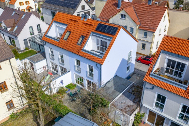 Ihr neues Zuhause! Augsburg / Pfersee Doppelhaush�lfte Familienfreundliche Doppelhaush�lfte mit Garage in ruhiger Lage von Augsburg - Pfersee - N�he HBF