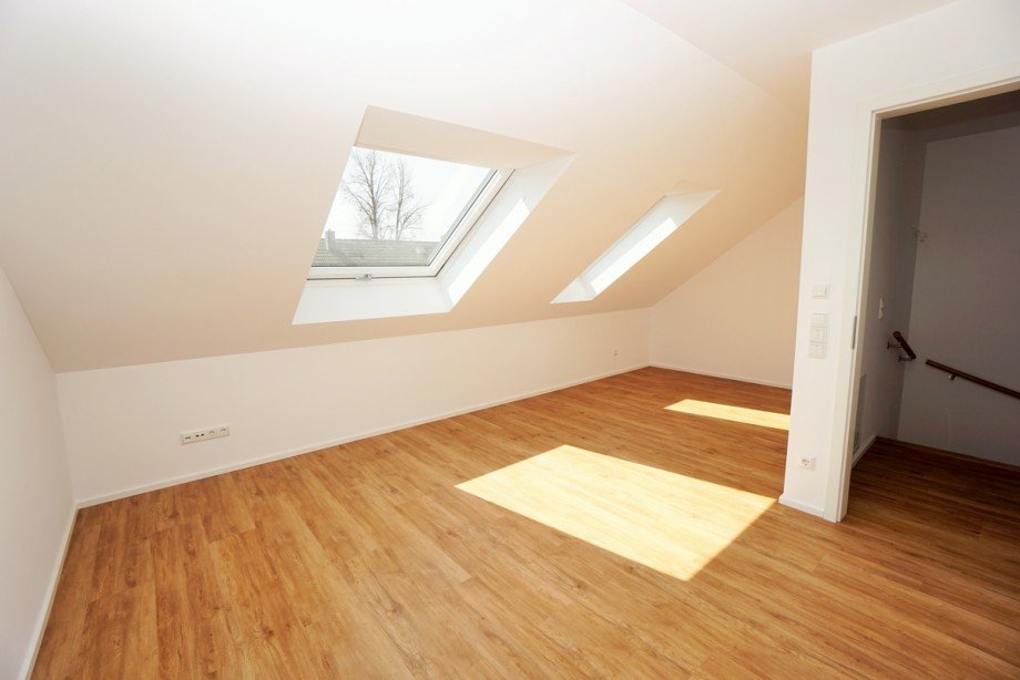 Kind DG Reihenmittelhaus Neus�� / Westheim