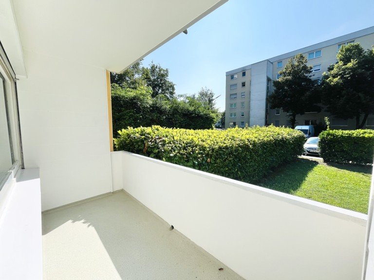  Augsburg / Hochzoll-S�d Erdgeschosswohnung VERKAUFT: Sch�ne 2 ZKB-Wohnung mit Balkon in beliebter Wohnlage in Hochzoll-S�d zum Kauf