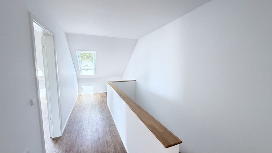 Flur DG Reiheneckhaus Neus�� / Westheim