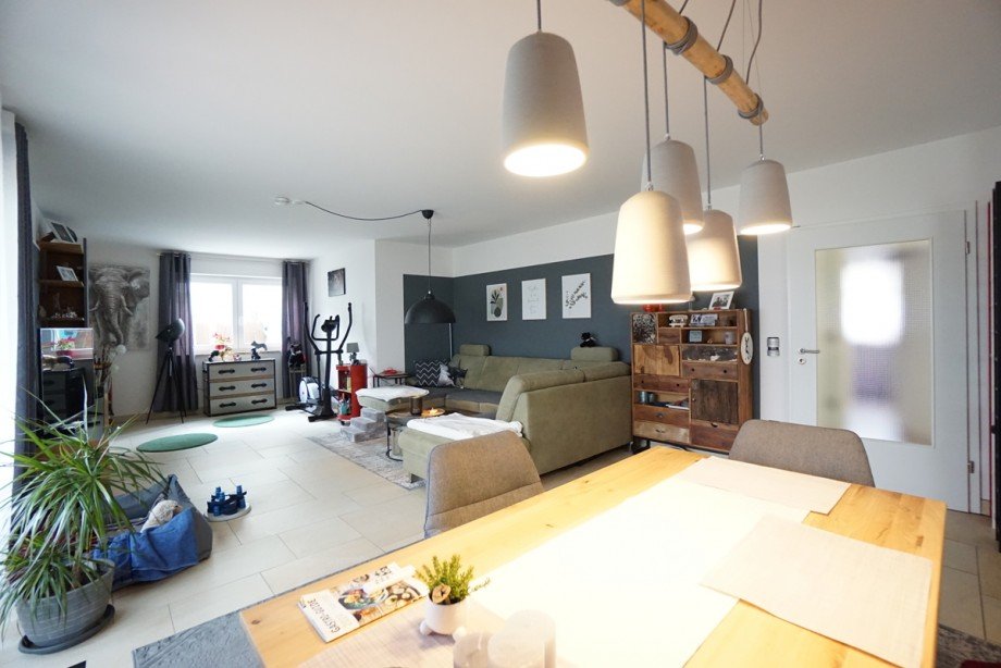 Essen / Wohnen Erdgeschosswohnung K�nigsbrunn