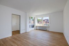 Wohnen NEU am Markt: Bezugsfreie 2 ZKB Wohnung in Pfersee an der Wertach nach Kernsanierung zum Kauf
