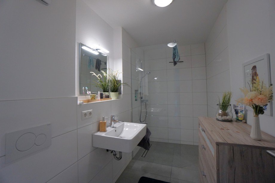 Bad DG Reihenmittelhaus Neus�� / Westheim