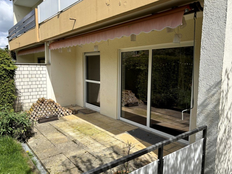 zur gro�en sonnige Westterrasse Doppelhaush�lfte Neus�� / Ottmarshausen