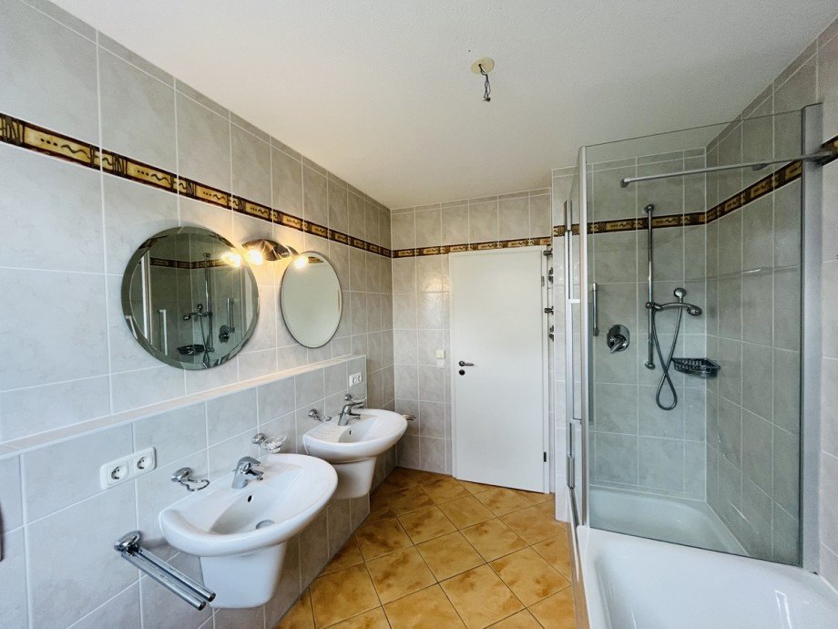 Bad Etagenwohnung Augsburg / Pfersee