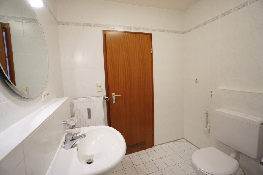 Bad Etagenwohnung K�nigsbrunn