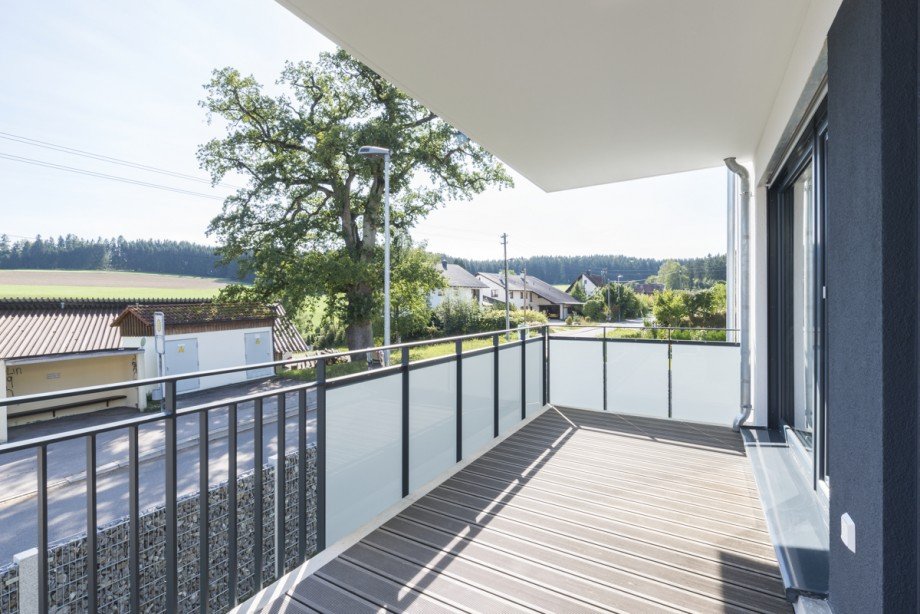 und sonnigen S�dbalkonen Mehrfamilienhaus Diedorf