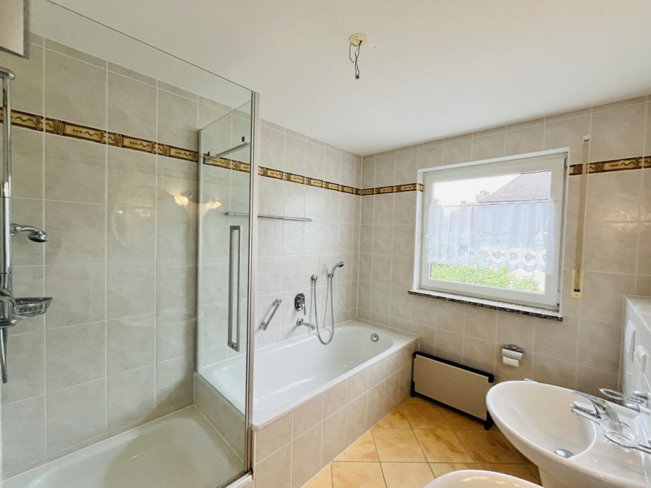 Bad Etagenwohnung Augsburg / Pfersee