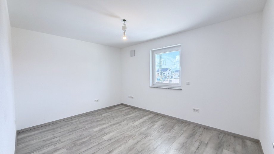 Kind Etagenwohnung Nordendorf