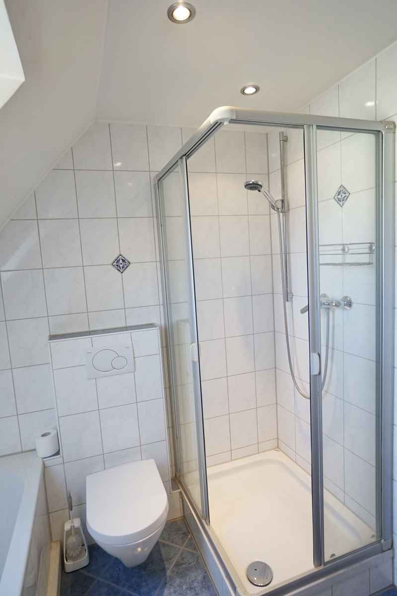 Bad Doppelhaush�lfte Augsburg / Haunstetten