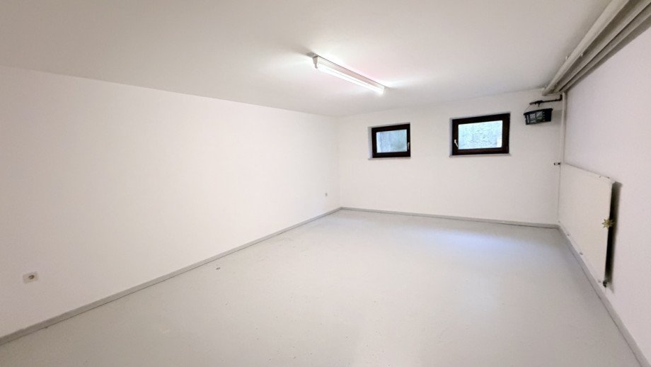 Hobbykeller Doppelhaush�lfte Neus�� / Westheim